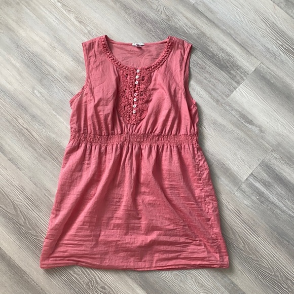 Old Navy Perfect Fit Coral Crochet Button Up Baby Doll Top Size Medium - Picture 1 of 3